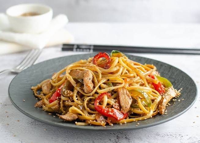 CHICHARRON DE POLLO C/ SALSA DE OSTION - 